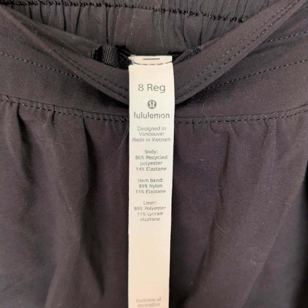 lululemon athletica Size 8 Hotty Hots - Picture 4 of 5